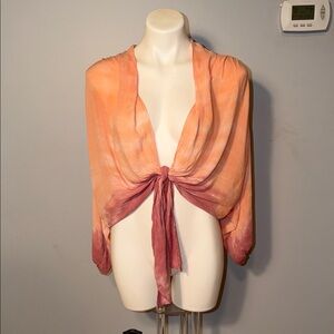 Young, Fabulous & Broke Ladies 100% Rayon Tie-Dye/Ombre Tie front Blouse. Medium